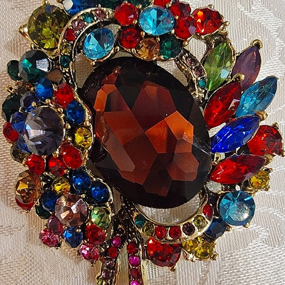 #Vintage Brilliant 2x2 Brooch Multicolor Rhinestones Gold Tone Open-Back - Picture 2 of 8